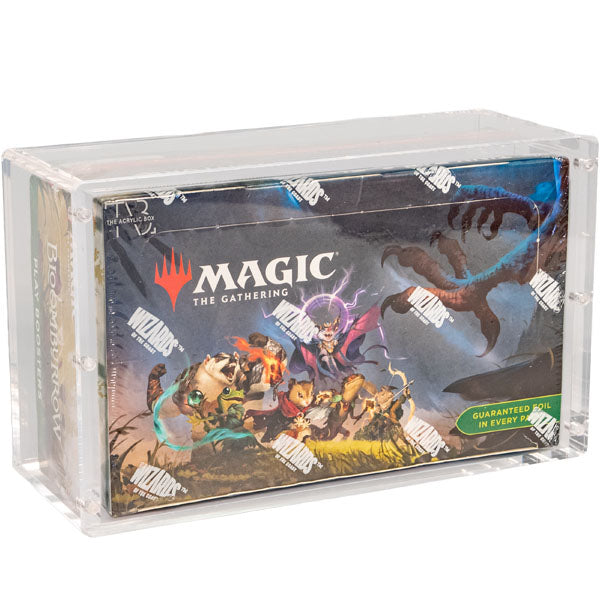 Black packaging for The Acrylic Box: Magic the Gathering Sized Booster Display Akryl Case by Wizards of the Coast, featuring a clear box illustration. Text highlights its function as a booster box opbevaring solution—ideal for displaying Magic: The Gathering boosters—and notes its premium virgin acrylic construction with an elegant akryl case design.